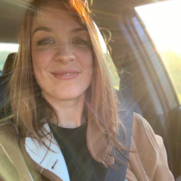 Meet your Posher, Megan - Picture 6 of 7